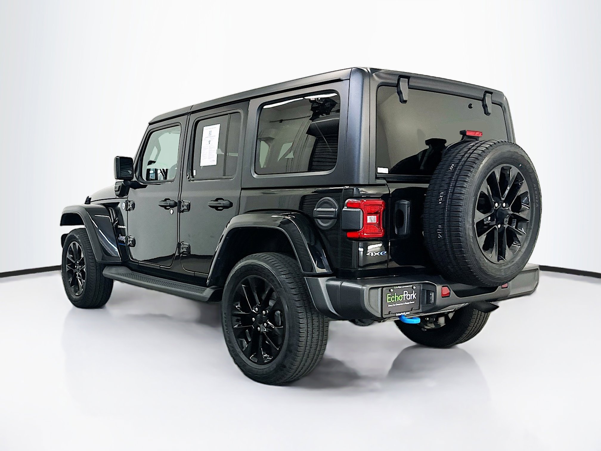 Used 2023 Jeep Wrangler Sahara image 5