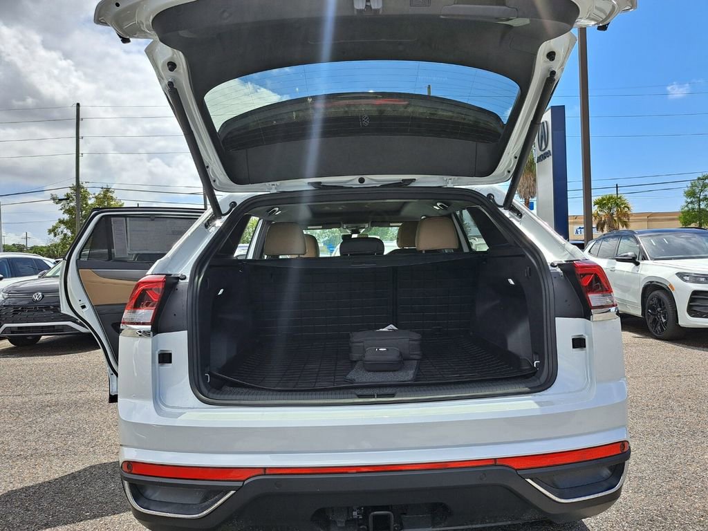 New 2026 Volkswagen Atlas Cross Sport SE FWD image 23