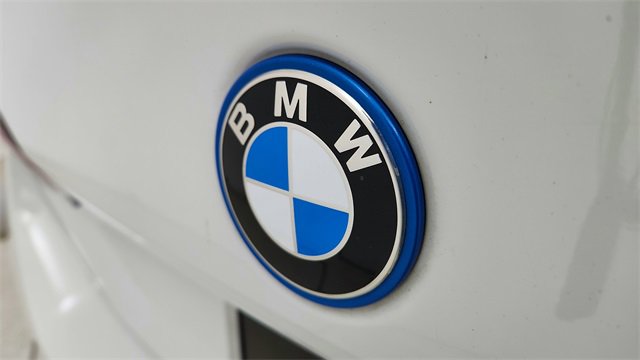 Used 2025 BMW i5 eDrive40i w/ M Sport Package image 16