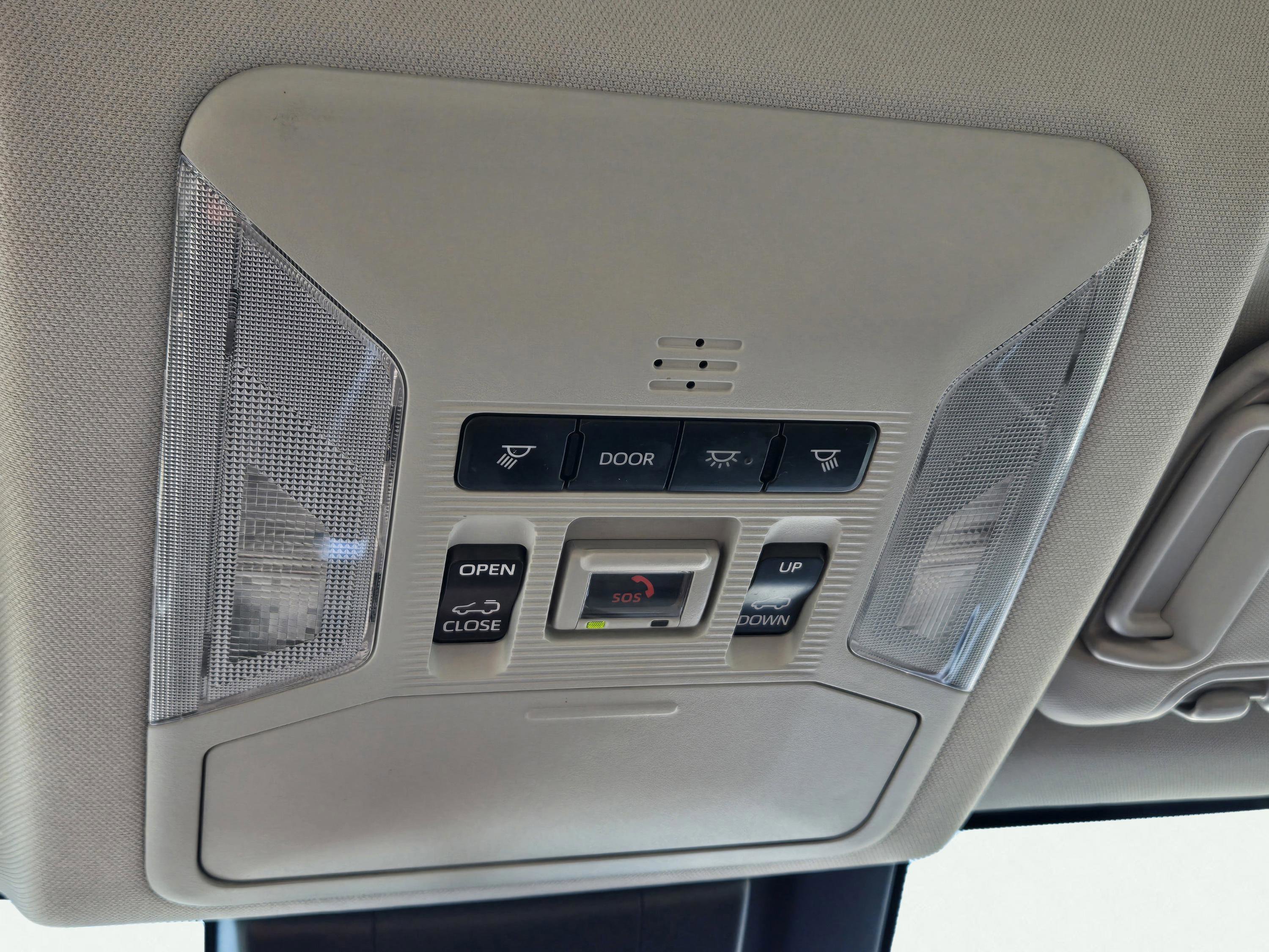 Used 2023 Toyota RAV4 XLE Premium image 31