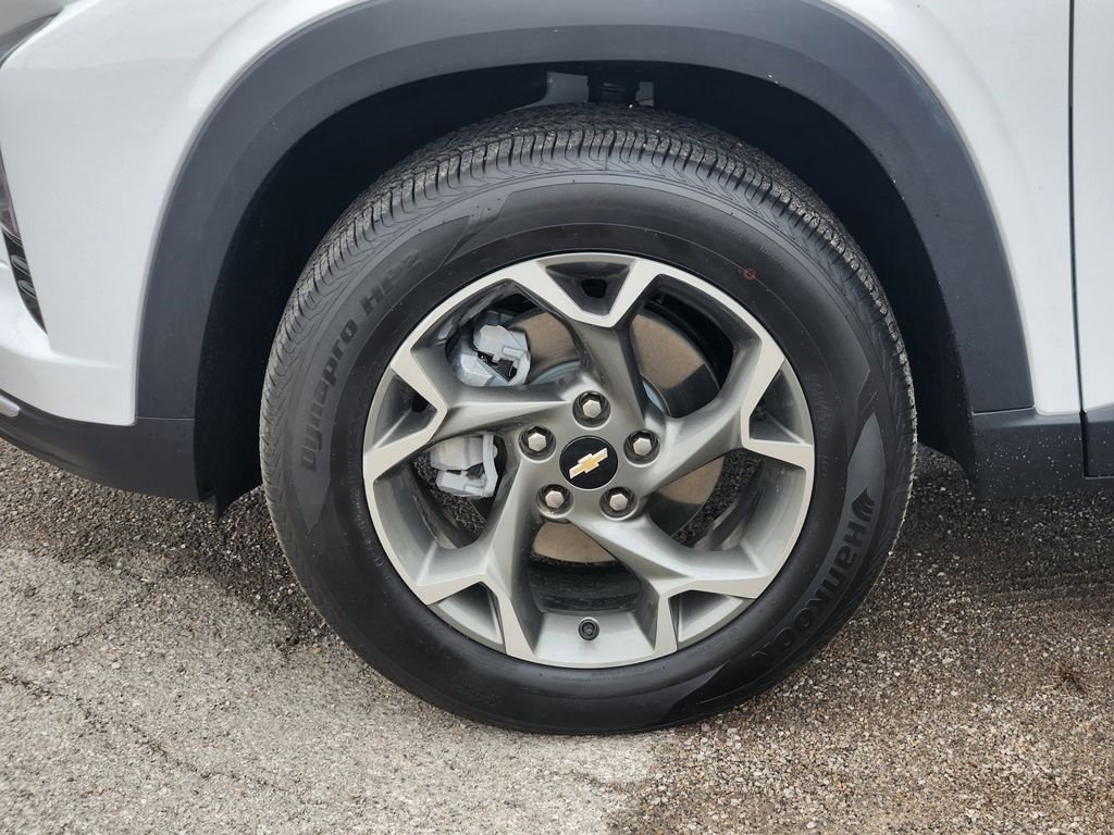 Used 2026 Chevrolet Trax LT image 13