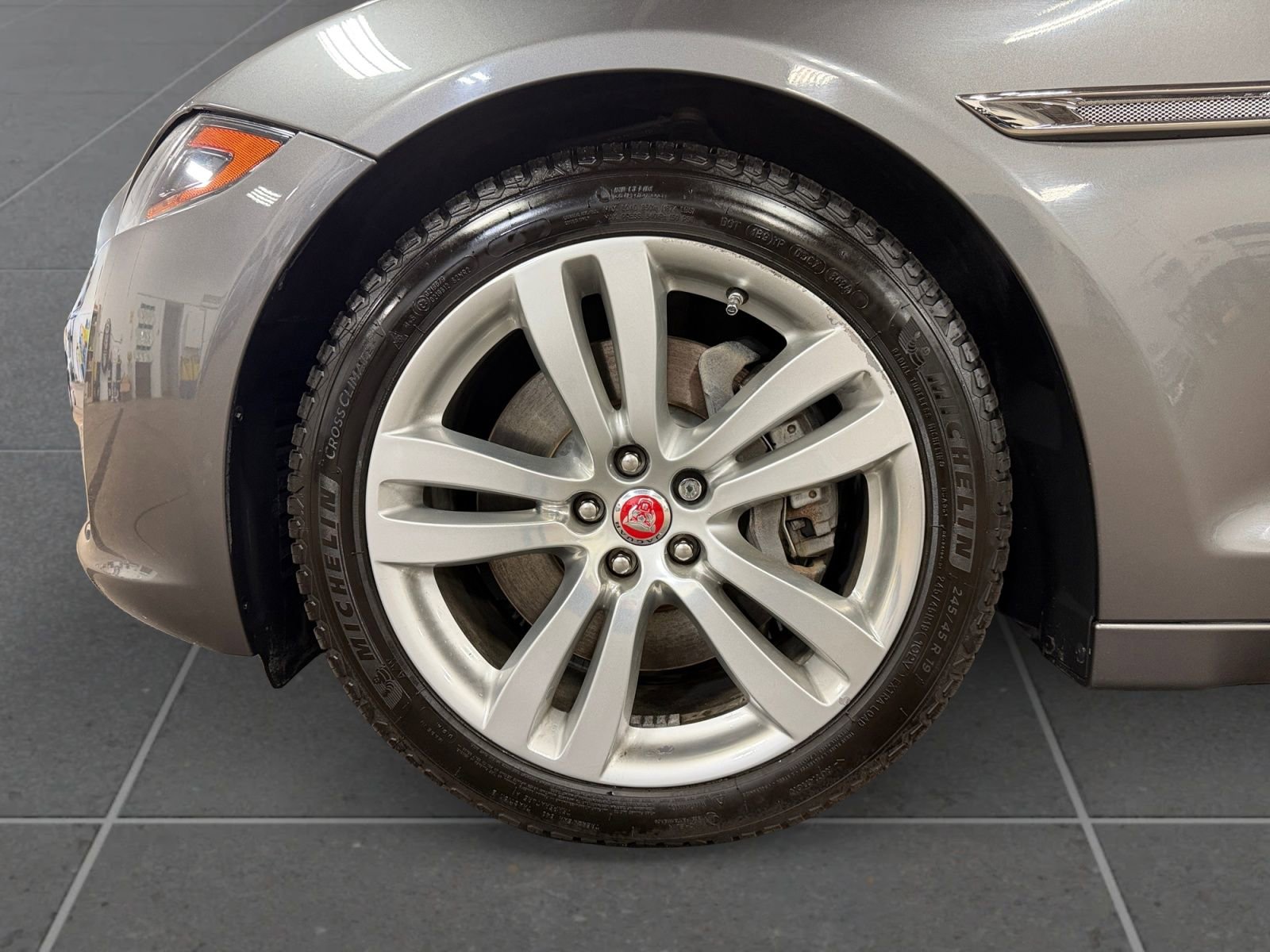 Used 2017 Jaguar XJ L Portfolio AWD/4WD image 14