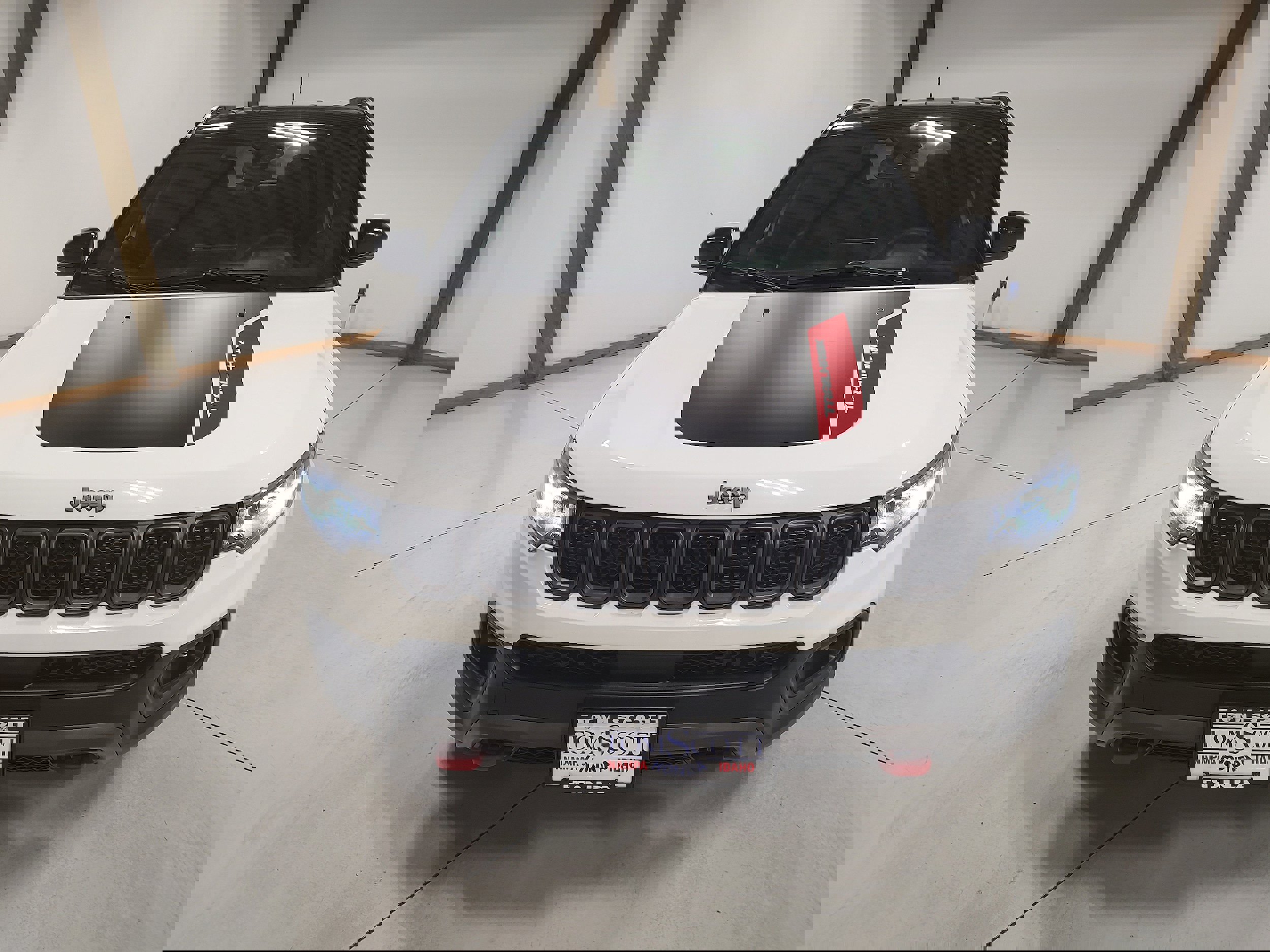 Used 2023 Jeep Compass Trailhawk image 3