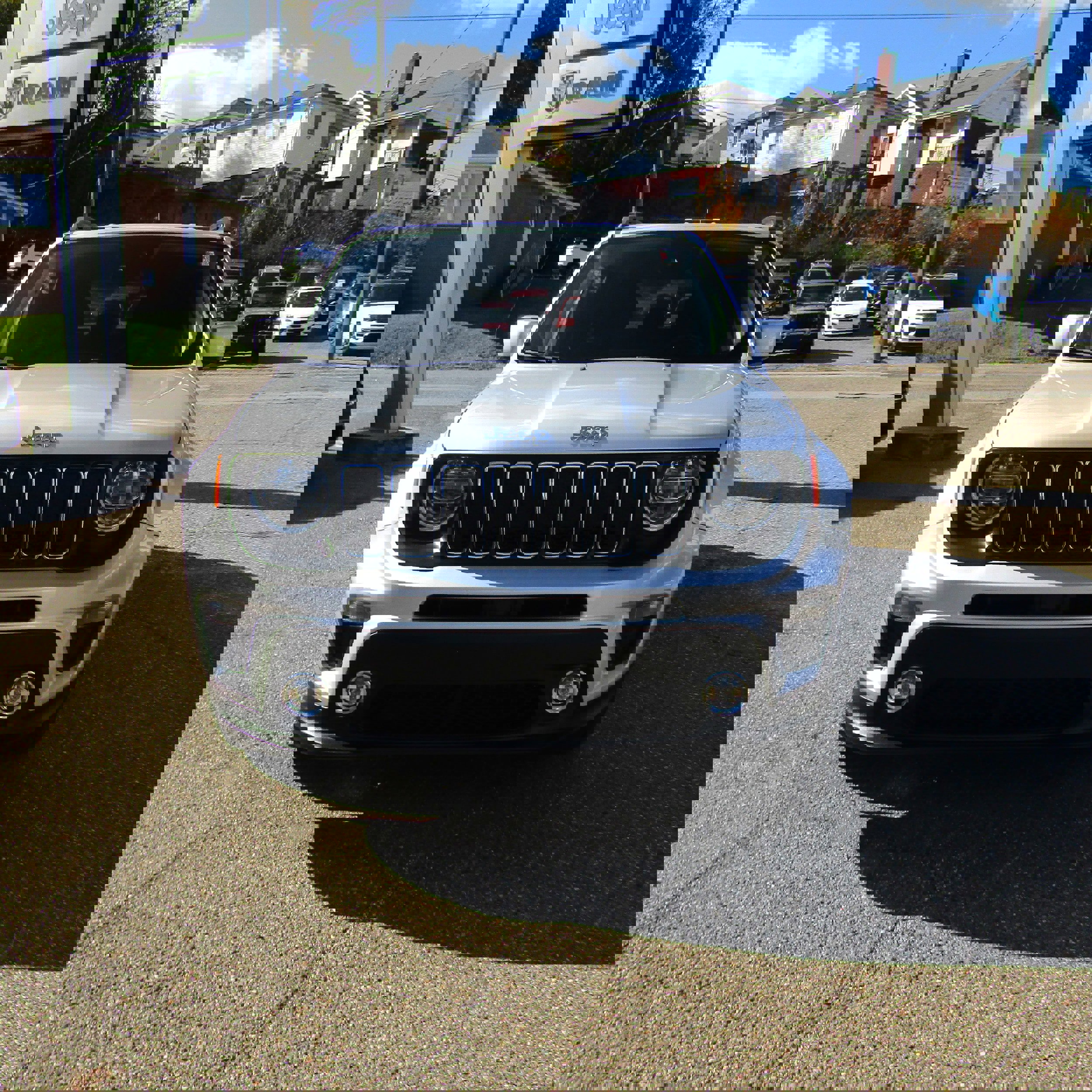 Used 2019 Jeep Renegade Latitude w/ UConnect 8.4 Nav Group image 3