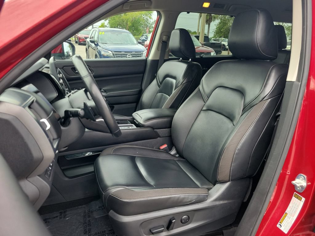 Certified 2023 Nissan Pathfinder SL FWD image 16
