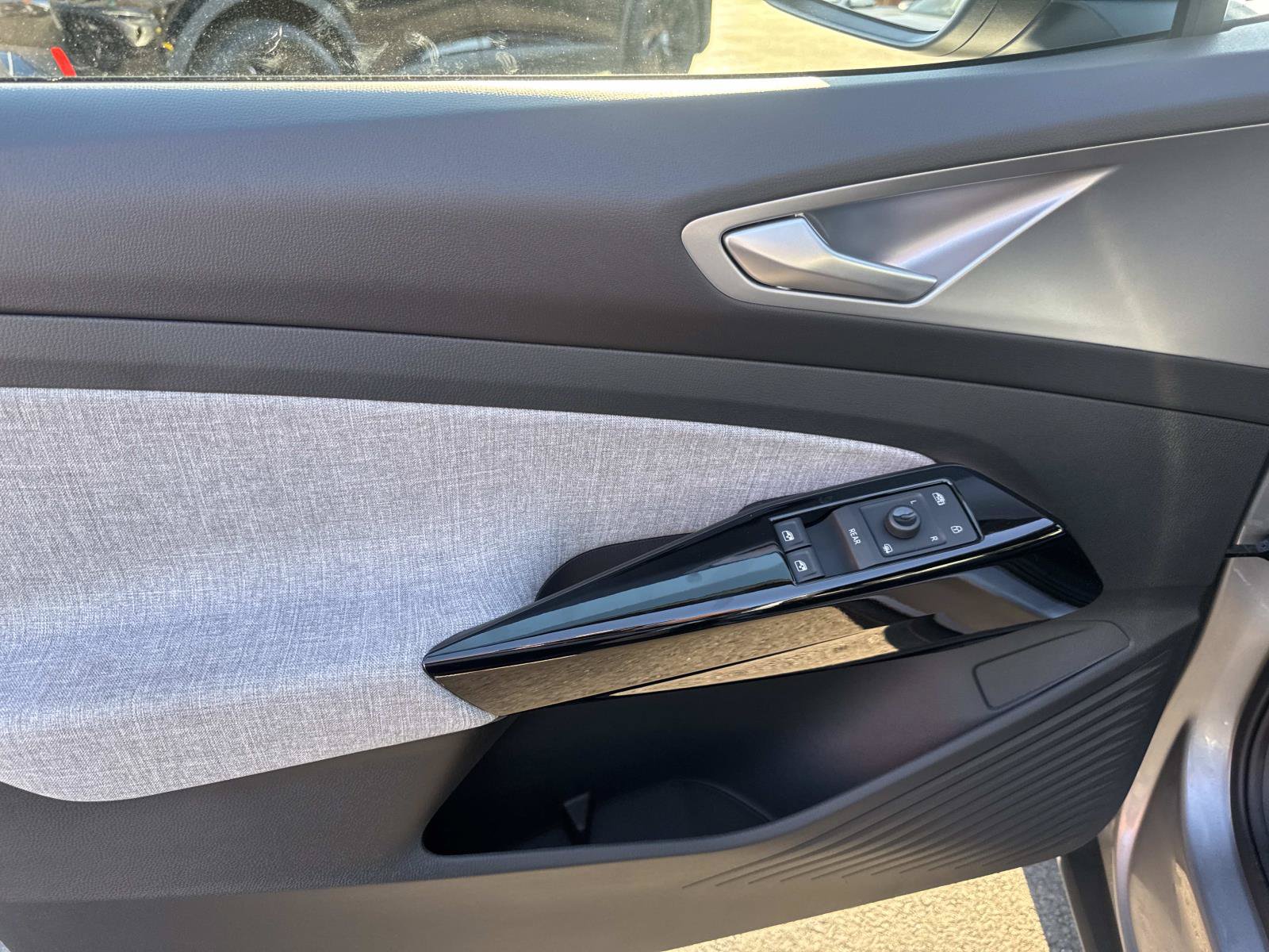 New 2026 Volkswagen ID.4 Pro RWD image 15