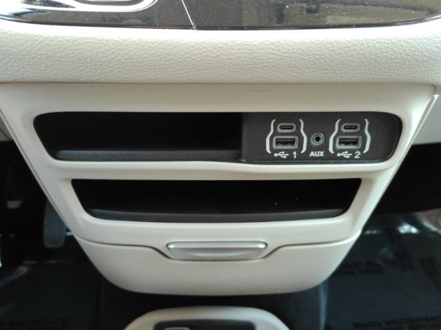 Used 2024 Chrysler Pacifica Limited FWD image 50