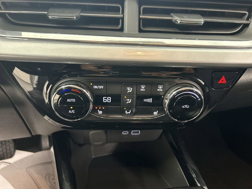 Certified 2024 Chevrolet Trax LT w/ Driver Confidence Package image 16