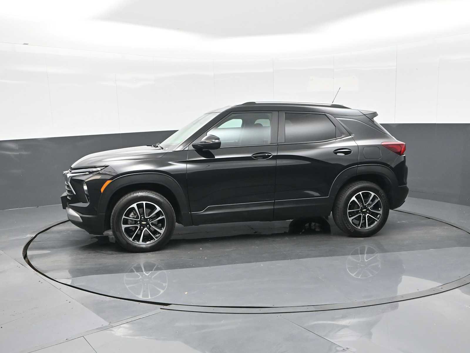 Used 2024 Chevrolet TrailBlazer LT image 4