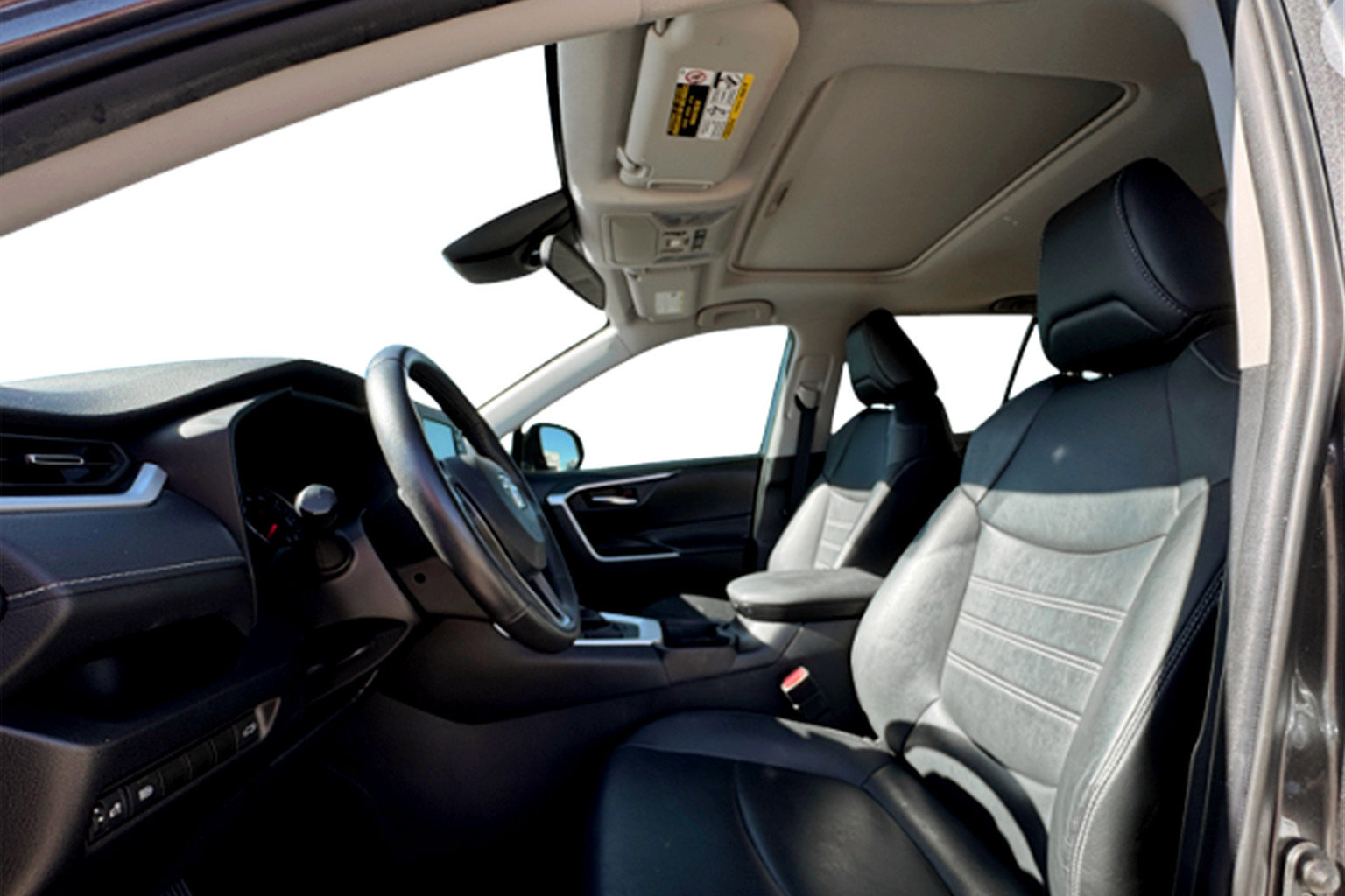 Used 2021 Toyota RAV4 XLE Premium image 10