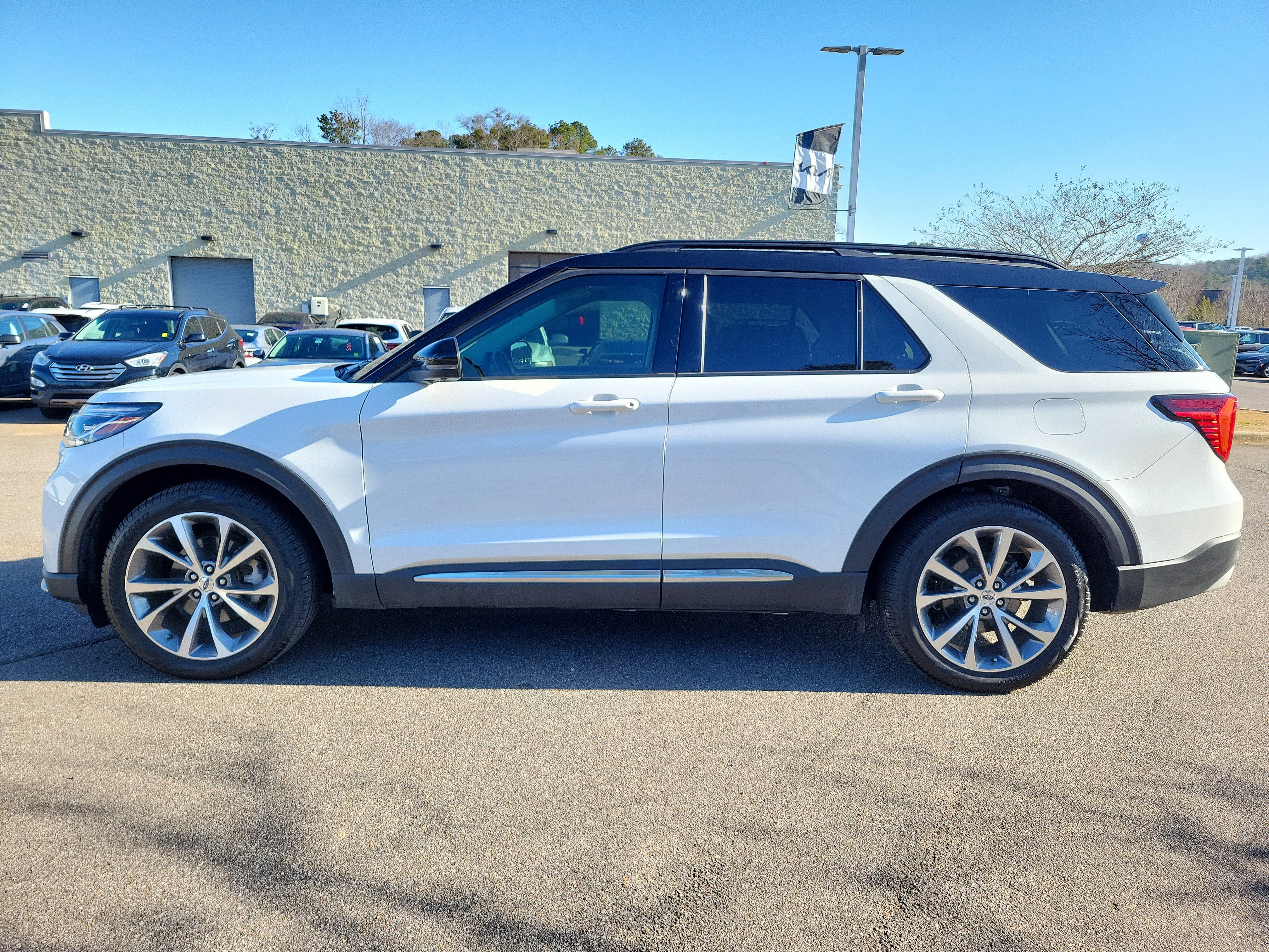 Used 2025 Ford Explorer Platinum w/ Ultimate Package image 23