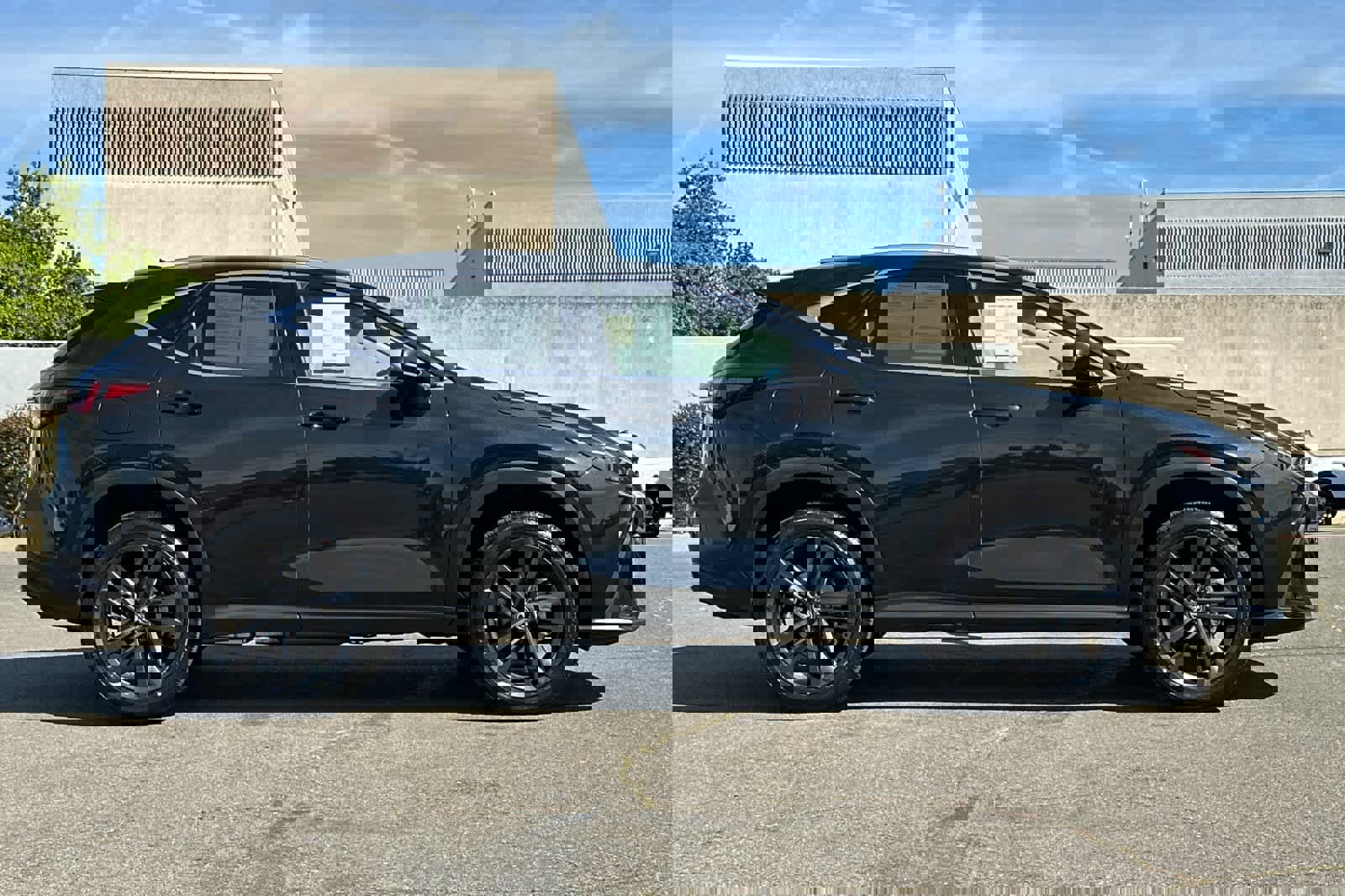 Used 2023 Lexus NX 450h+ AWD w/ Accessory Package (Z2) image 6