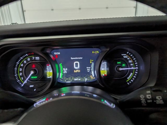 Used 2025 Jeep Wrangler Unlimited Sahara AWD/4WD image 14