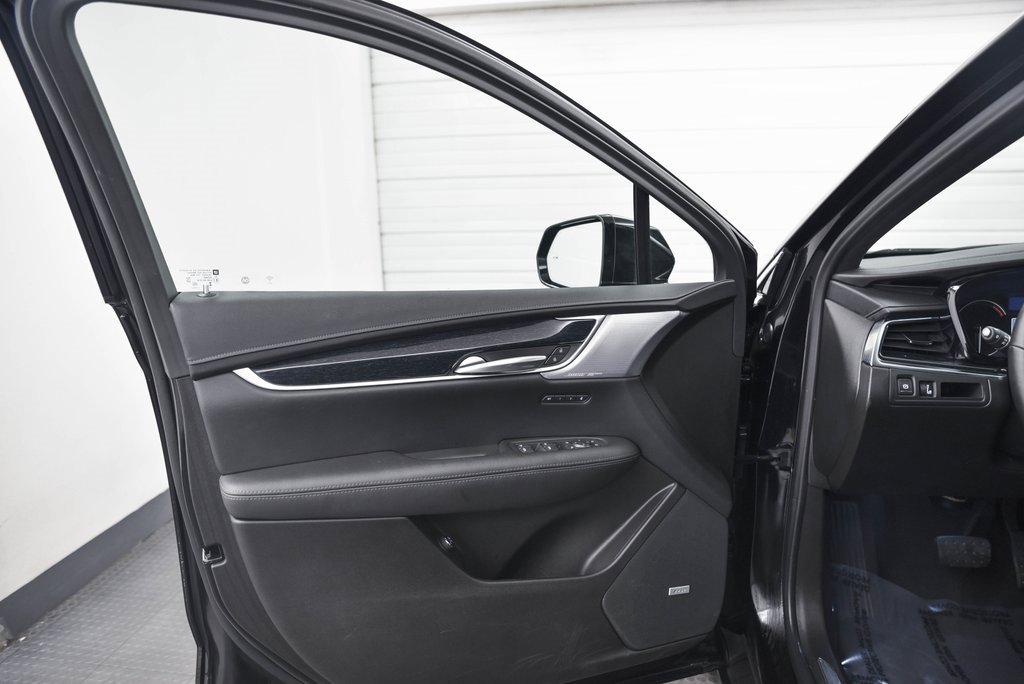Certified 2025 Cadillac XT5 Premium Luxury image 9