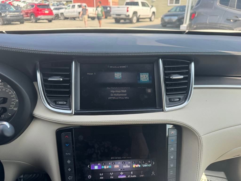 Used 2022 INFINITI QX50 Luxe image 16