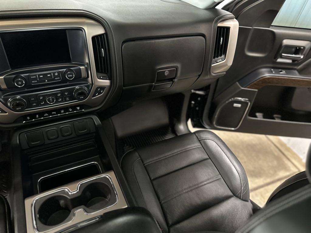 Used 2017 GMC Sierra 2500 Denali w/ Duramax Plus Package image 6