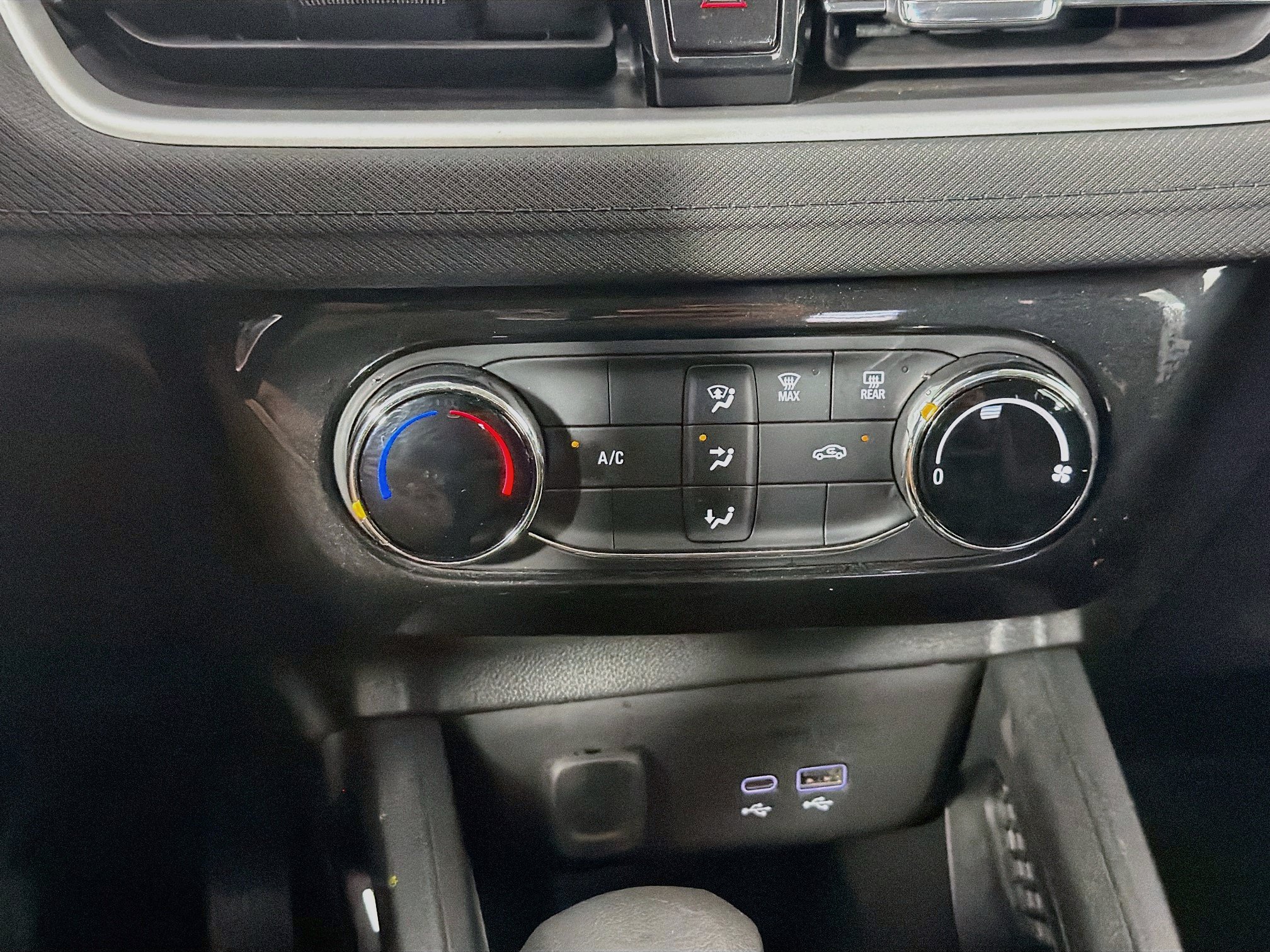 Used 2025 Chevrolet TrailBlazer LT FWD image 23