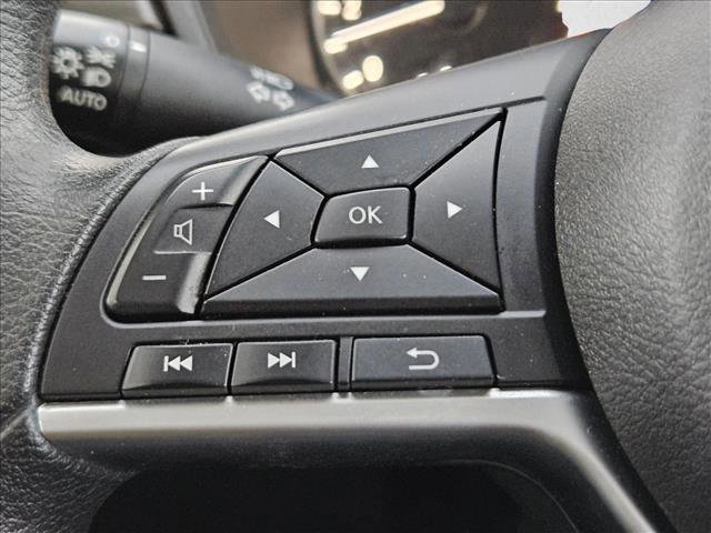 Used 2025 Nissan Altima 2.5 SV image 15