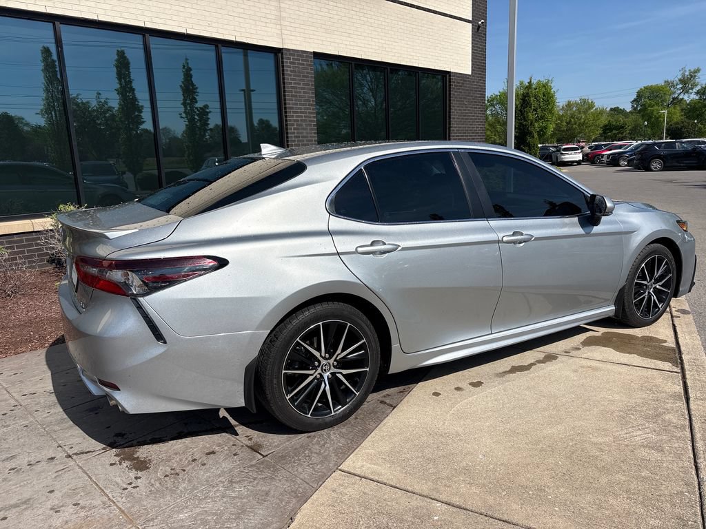 Used 2024 Toyota Camry SE AWD/4WD image 4