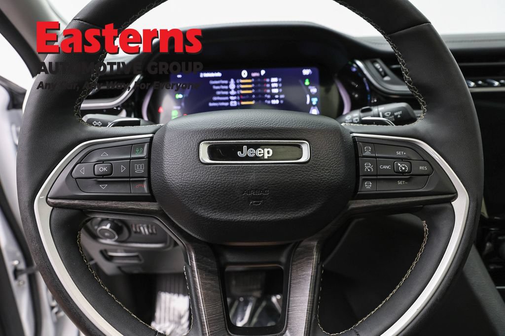 Used 2022 Jeep Grand Cherokee Limited 4xe w/ Luxury Tech Group II AWD/4WD image 10