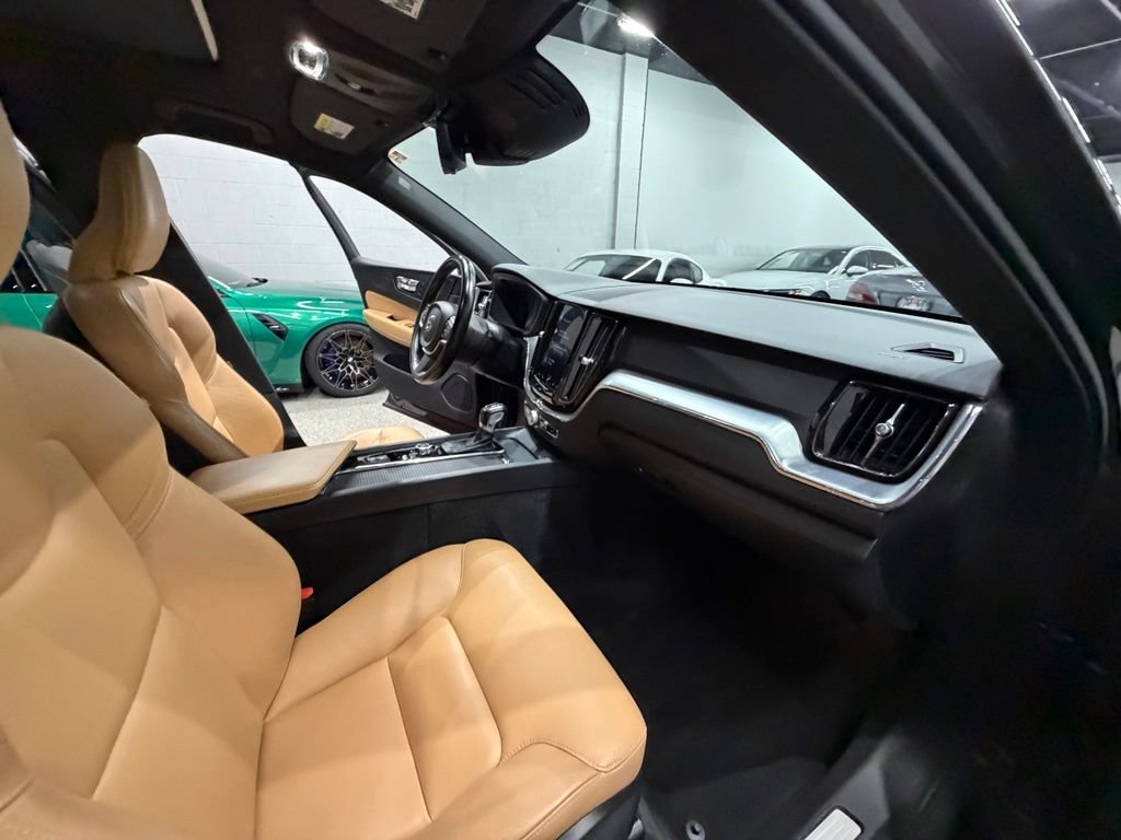 Used 2019 Volvo XC60 T6 Momentum w/ Advanced Package AWD/4WD image 33