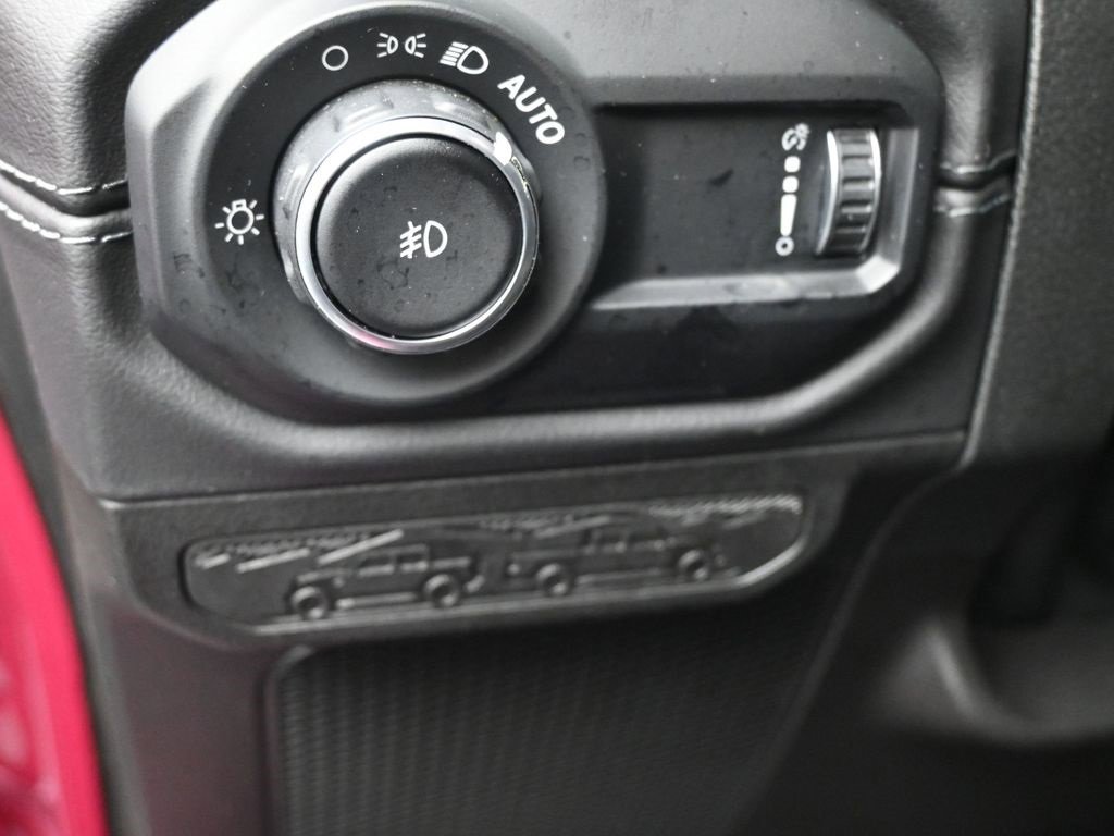 Used 2024 Jeep Wrangler Unlimited Rubicon image 21