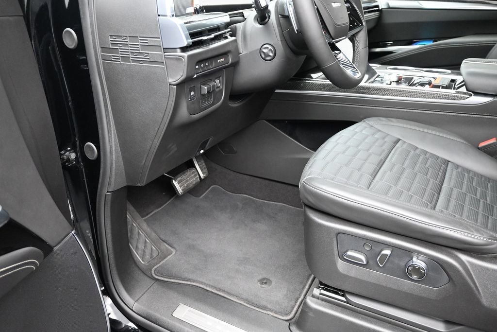 New 2026 Cadillac Escalade ESV V AWD/4WD image 9