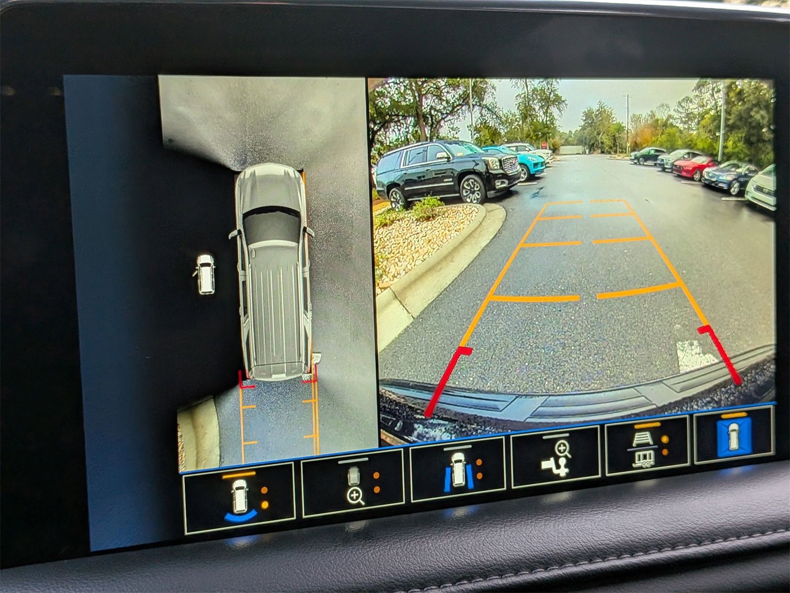 Used 2023 Chevrolet Tahoe LT w/ Luxury Package image 23