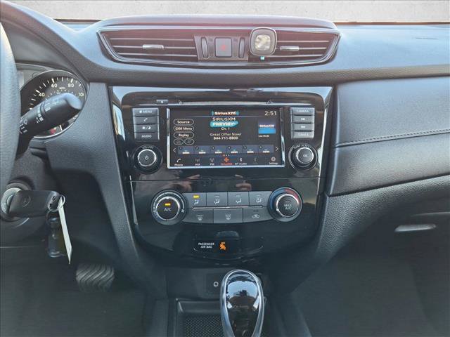Used 2019 Nissan Rogue S FWD image 12