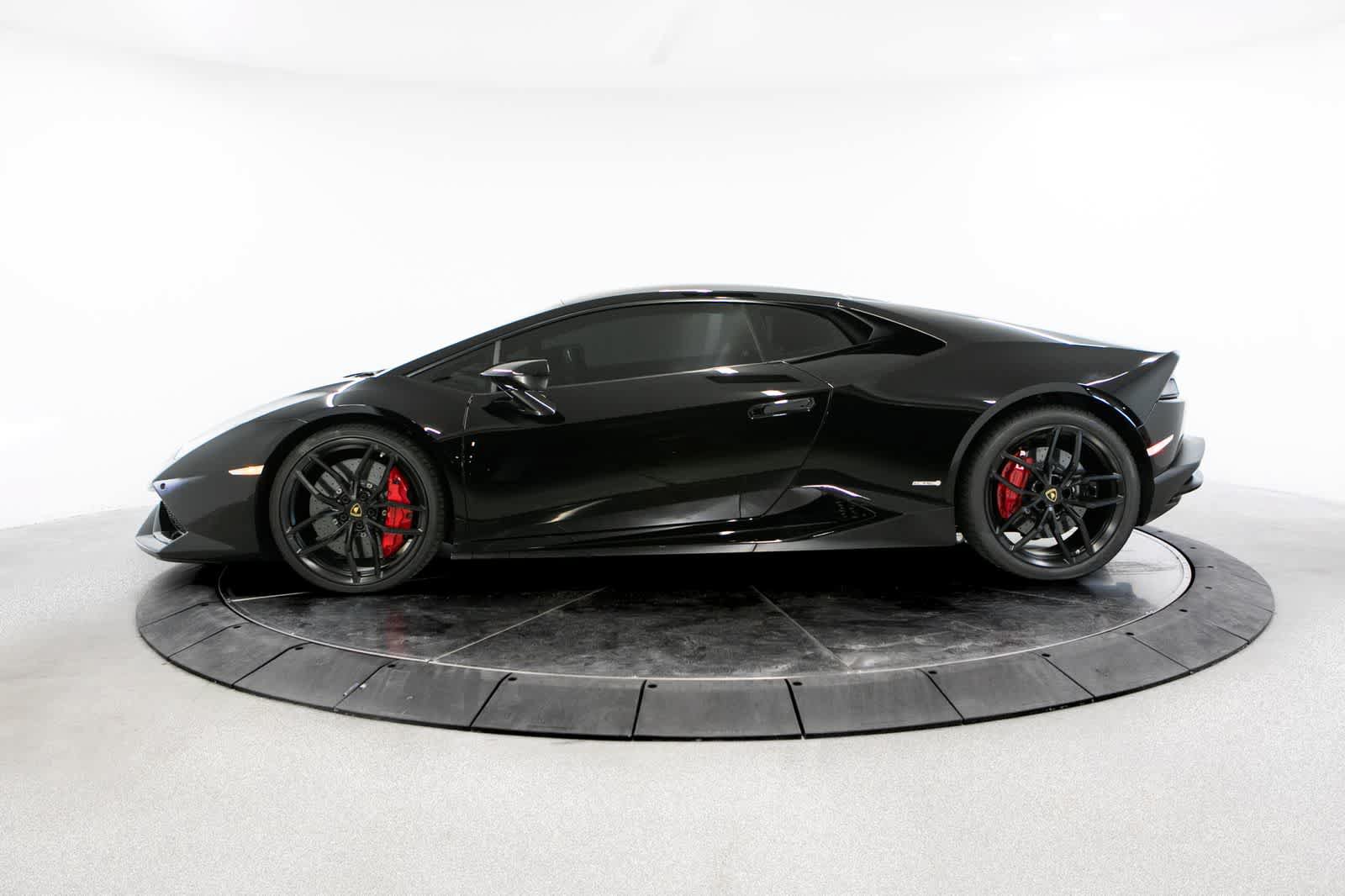 Used 2015 Lamborghini Huracan LP 610-4 AWD/4WD image 2
