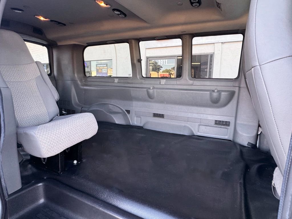 Used 2016 Chevrolet Express 2500 LT w/ LT Preferred Equipment Group RWD image 16