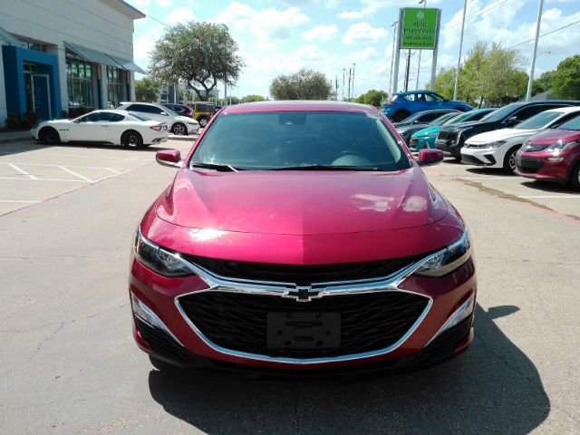 Used 2025 Chevrolet Malibu RS FWD image 2