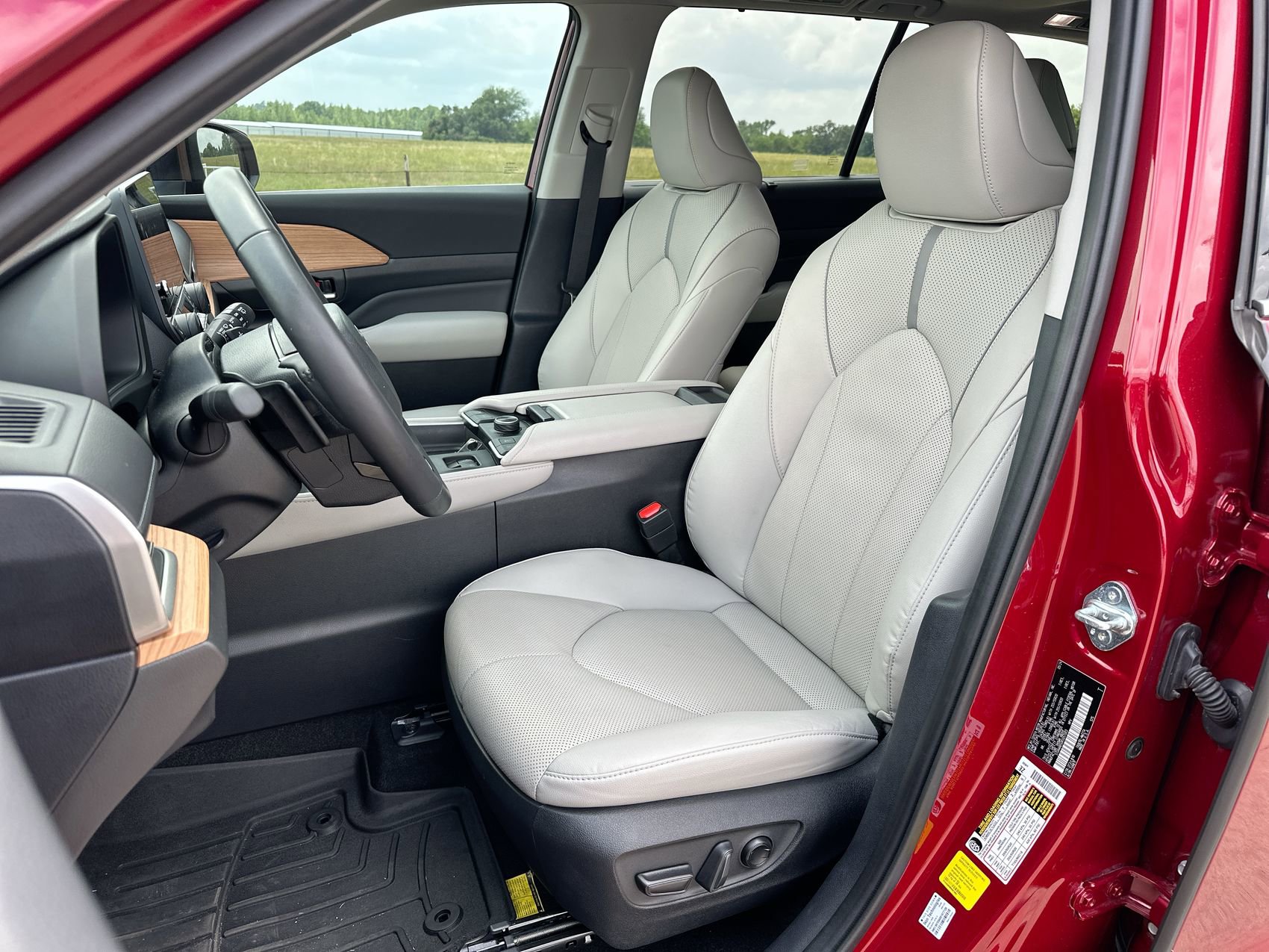 Used 2024 Toyota Grand Highlander AWD image 11