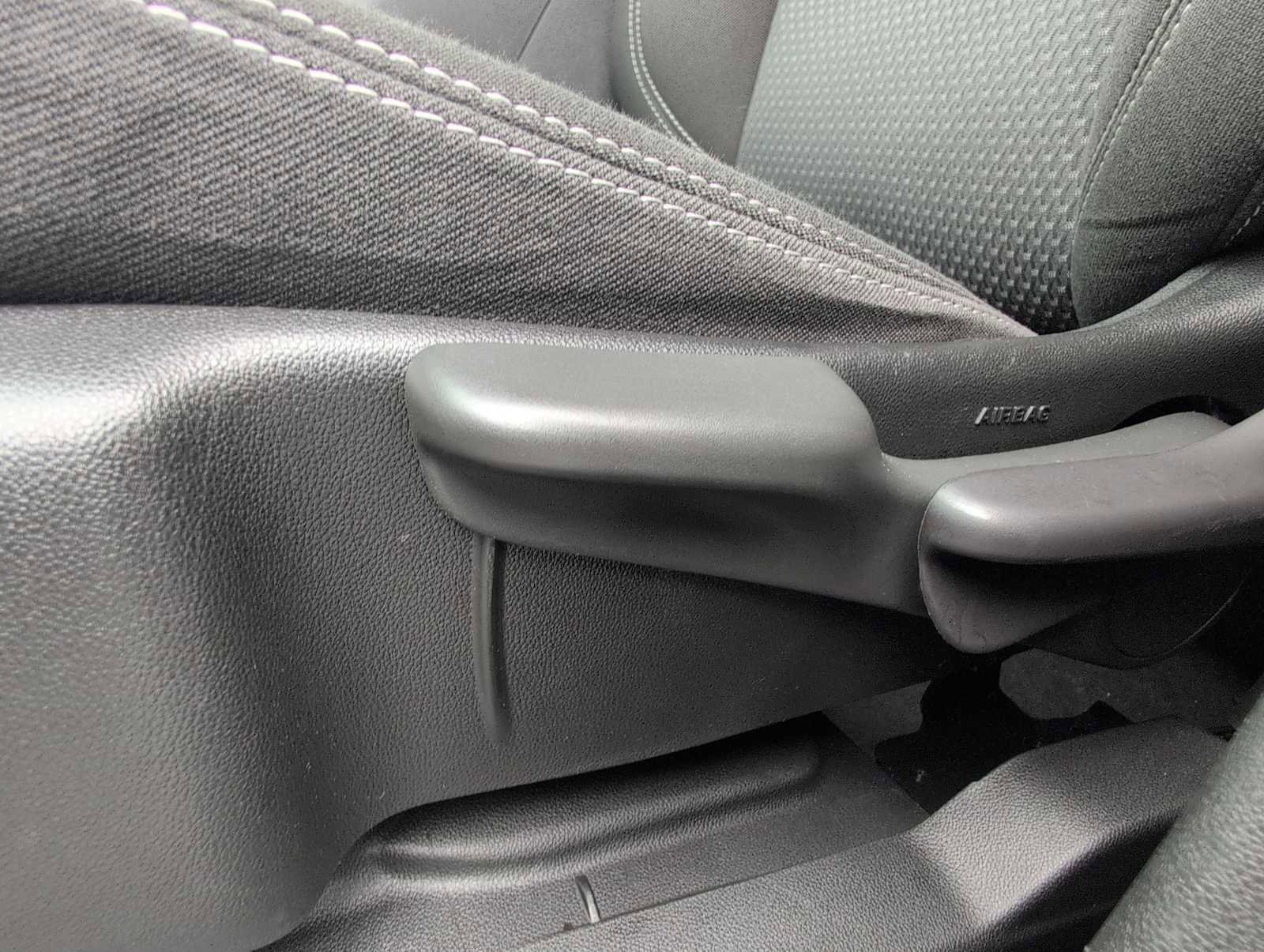 Used 2024 GMC Terrain SLE image 18