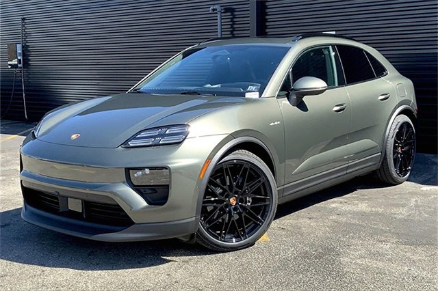Used 2025 Porsche Macan 4 Electric image 1