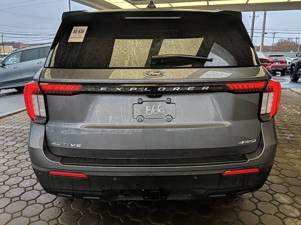 Used 2025 Ford Explorer Active image 6