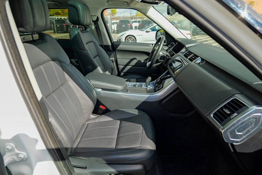 Used 2022 Land Rover Range Rover Sport SE image 35