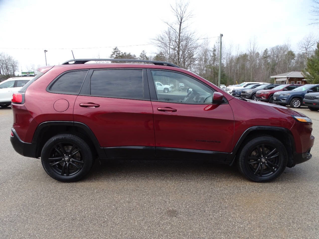 Used 2018 Jeep Cherokee Latitude w/ Quick Order Package 26T image 39