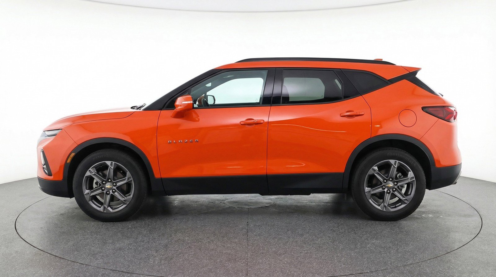 Used 2025 Chevrolet Blazer LT FWD image 3