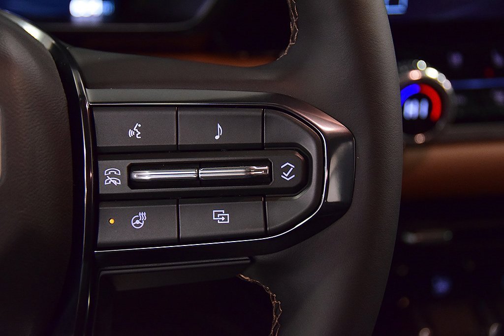 Used 2026 GMC Canyon AT4 w/ Technology Plus Package image 21