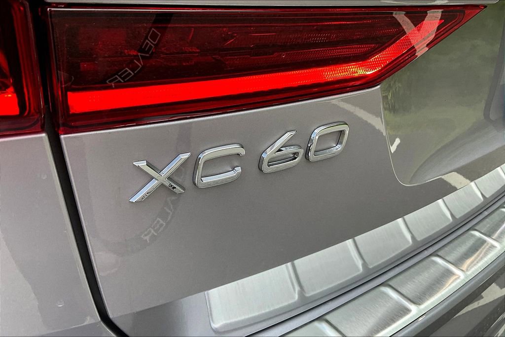 New 2026 Volvo XC60 T8 Plus w/ Climate Package image 9