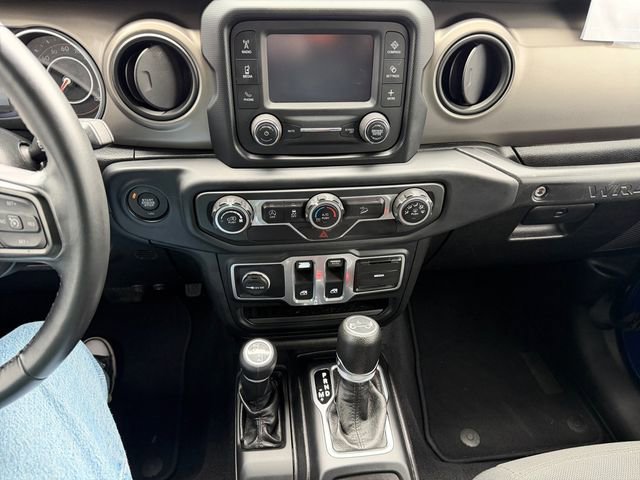 Used 2018 Jeep Wrangler Sport image 11