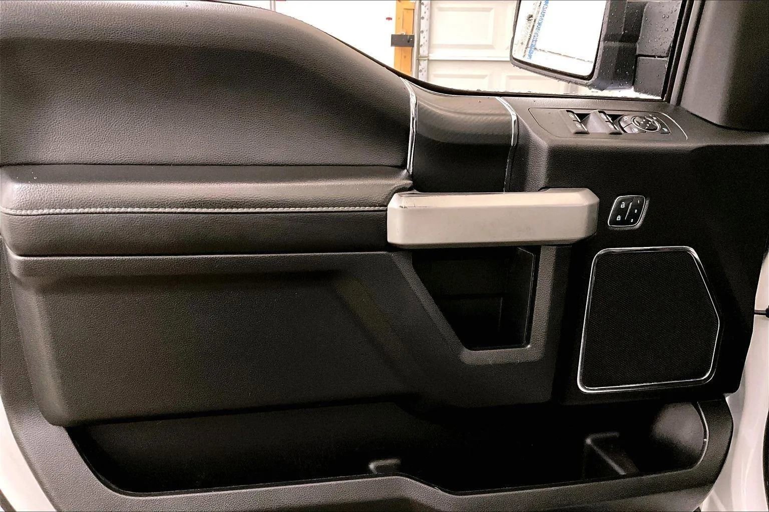 Used 2018 Ford F150 Lariat w/ Equipment Group 502A Luxury image 22