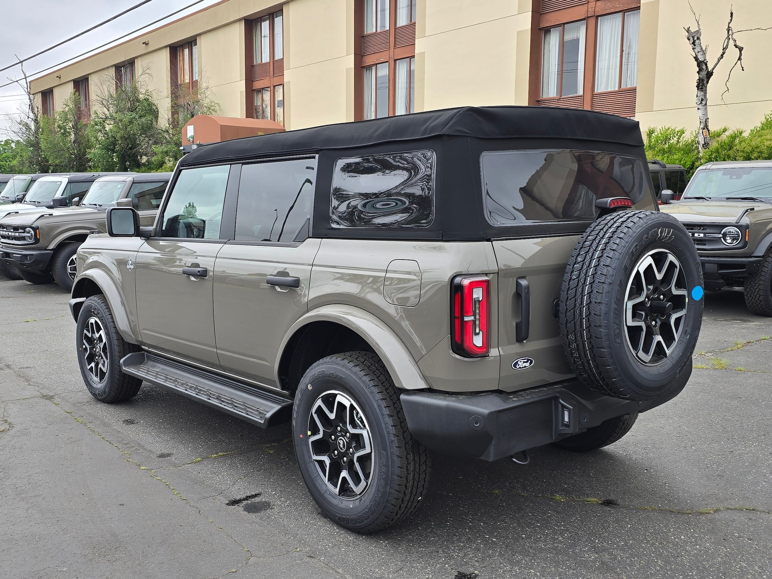 New 2026 Ford Bronco Outer Banks AWD/4WD image 3