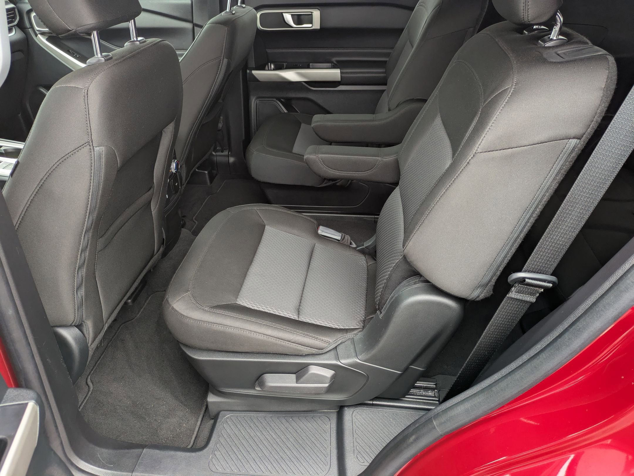 Used 2022 Ford Explorer XLT image 27