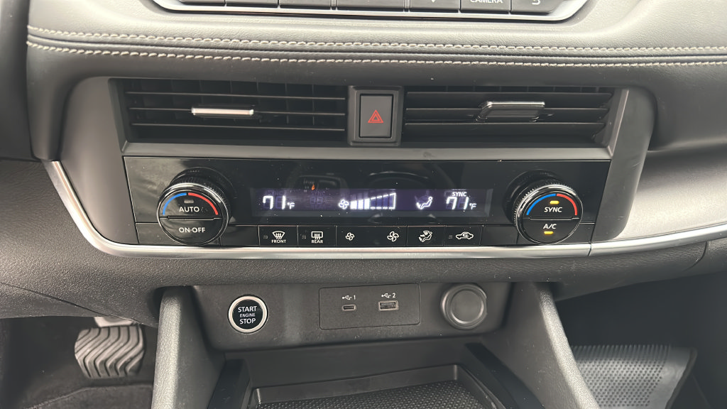 Used 2023 Nissan Rogue SV AWD/4WD image 17