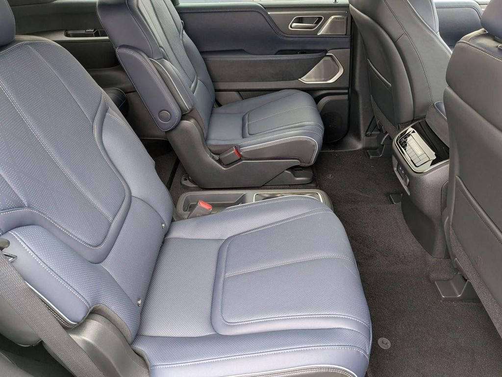 New 2026 INFINITI QX80 4WD w/ Sport Exterior Package image 31