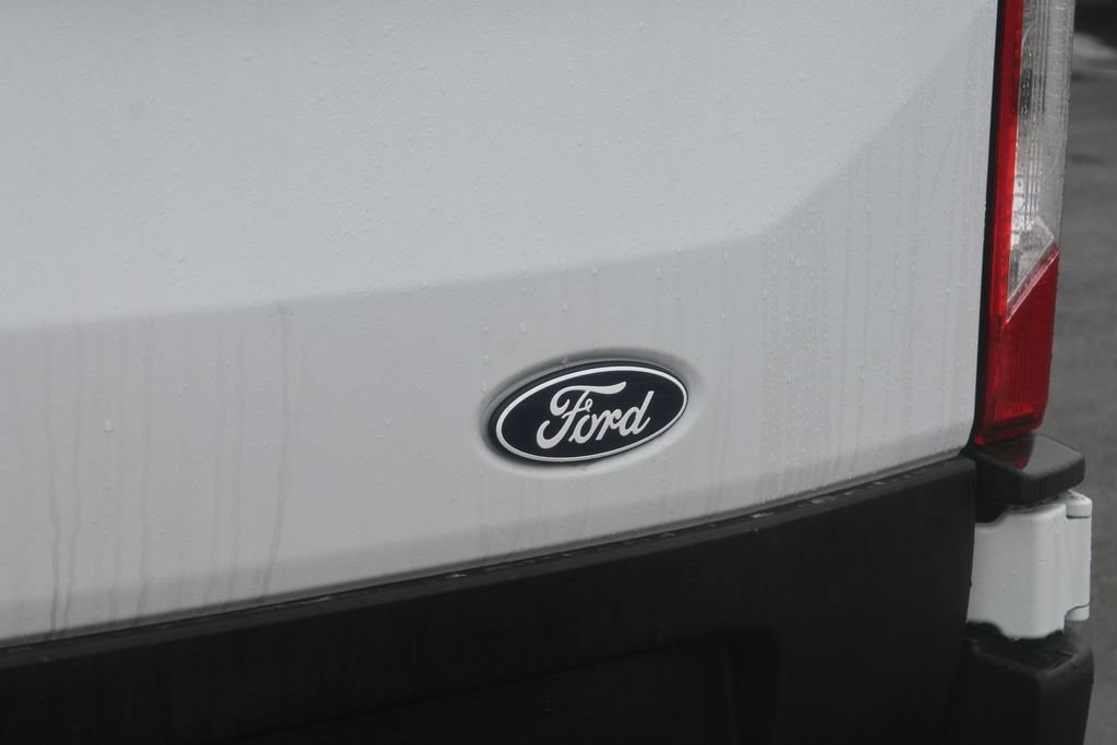 New 2026 Ford Transit 250 148 Medium Roof w/ Load Area Protection Package RWD image 10