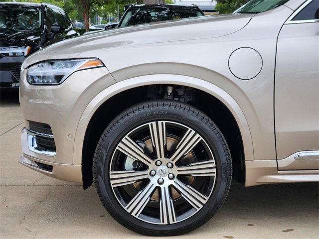 Used 2025 Volvo XC90 T8 Plus w/ Protection Package Premier image 12