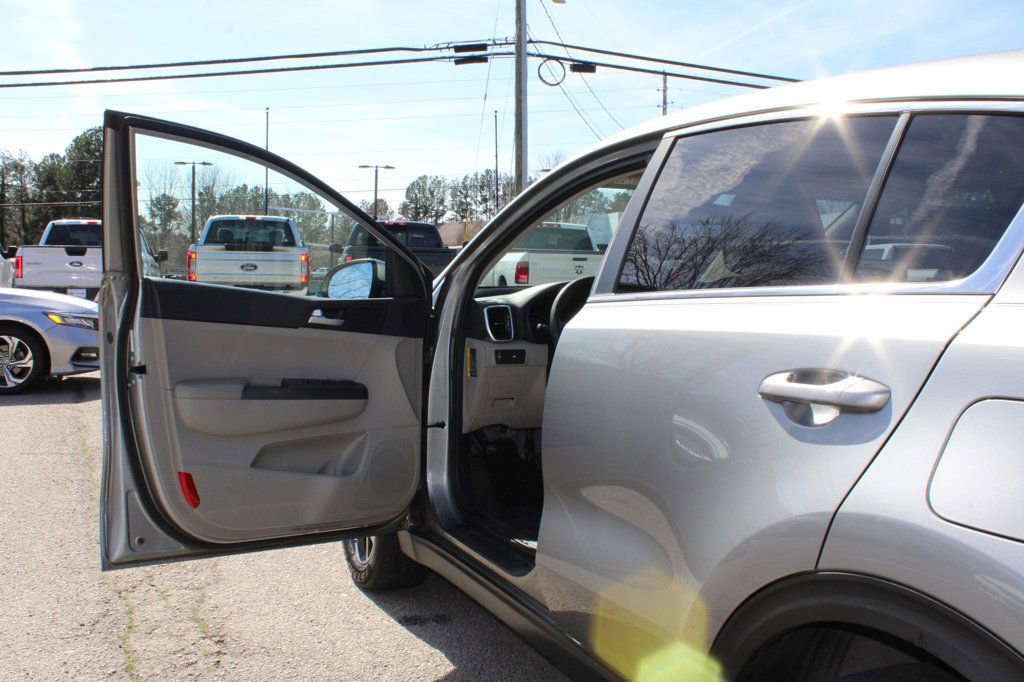 Used 2020 Kia Sportage LX FWD image 35